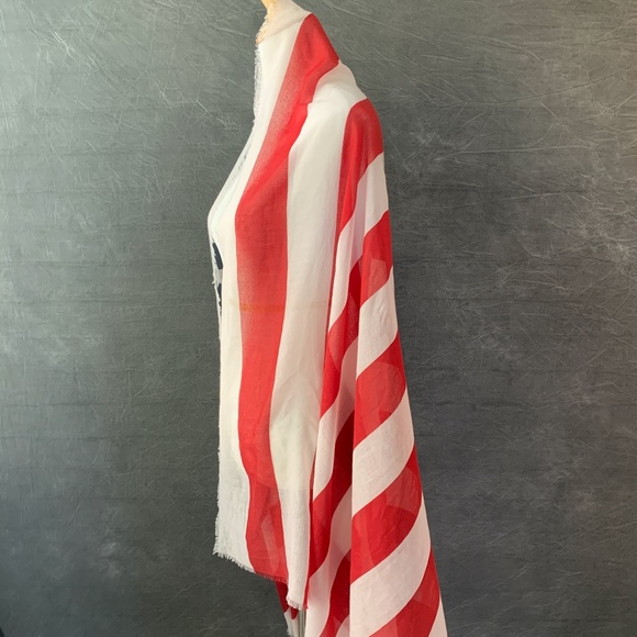 Old Navy American Flag Scarf - Picture 4 of 9